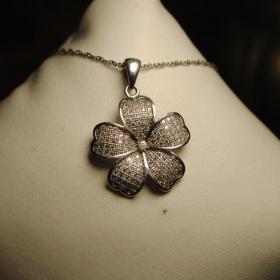 красивейший кулон "цветок" серебро 925 на цепочке  