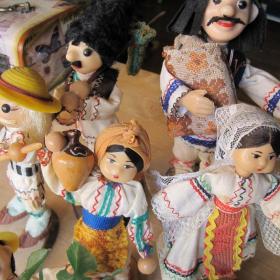 Куклы сувенирные на подставках, гуцулы, гуцулки, Карпаты, Молдавия, винтаж, 6 шт