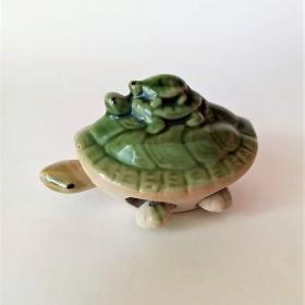 Фигурка черепахи с подвижной головой и лапками