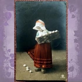 Антикварная открытка "Пасха (девочка с корзинкой)"