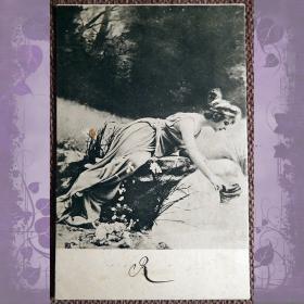 Антикварная открытка "Девушка на берегу"