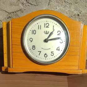 Часы настольные, СЧЗ, в деревянном корпусе, винтаж СССР