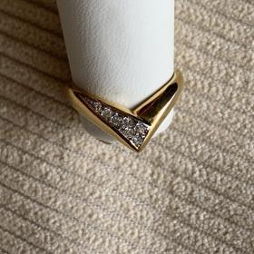 Кольцо перстень с “ бриллиантами ” золотой тон винтаж Англия 
