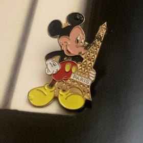 Брошь Микки Маус Эйфелева башня Винтаж  маркирована Disney 