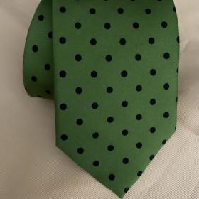 Зеленый галстук в черный горошек от британского бренда Tie Rack London.  100% шелк . Винтаж