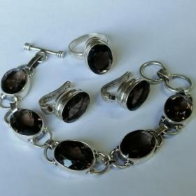 Гарнитур - серьги, кольцо, браслет. Серебро 925 пр. Вставки - раухтопаз.