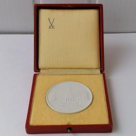 Медаль настольная , фарфор Мейсен. 600 лет г. Хагенов ГДР
