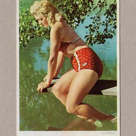 Открытка иностранная, Германия, ГДР, 1950, чистая, красивая девушка, девушки, мосток, озеро, ветка