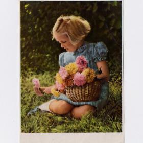 Открытка иностранная, Германия, ГДР, 1950-е гг, чистая, дети, детство, цветы, корзина, девочка
