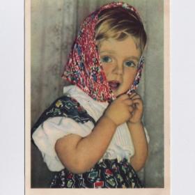Открытка СССР. Перед зеркалом. Микулина, 1958, чистая, дети, детство, девочка, косынка, платок