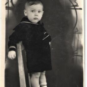 Фото мальчика. Сталинград. 1958 г