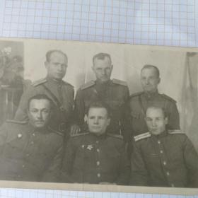 Фото послевоенное военных офицеров. Клеймо ателье