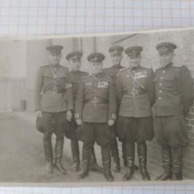 Фото офицеров послевоенное 10х7см военная форма галифе 